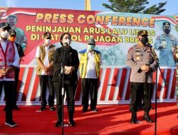 Panglima TNI, Kapolri dan Ketua DPR RI Pantau Posko Penyekatan di Gerbang Tol Pejagan Brebes