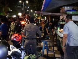 Sepelekan Peringatan, Dua Angkringan Di Pamularsih Dibongkar Satpol PP Semarang