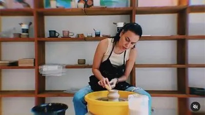 Sophia Latjuba Belepotan Main Tanah Liat