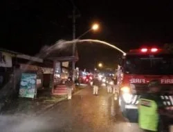 11 Tempat Usaha Di Mijen Disemprotan Truk Damkar