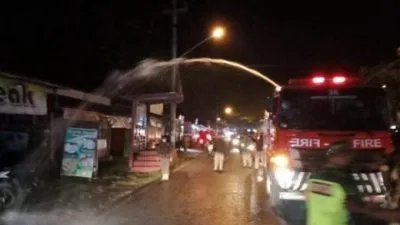 11 Tempat Usaha Di Mijen Disemprotan Truk Damkar