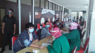 Dinkes Akan Fasilitasi Vaksinasi Karyawan Mal di Semarang