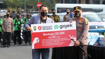 Polda Metro Jaya dan Gojek Sukseskan Vaksinasi Bagi 3Juta Warga Jakarta