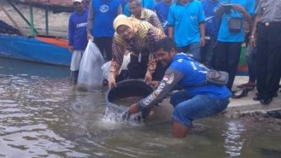 PJT I Tanam Ribuan Pohon dan Tebar Benih Ikan di Bendungan Kedung Ombo dan Sidorejo