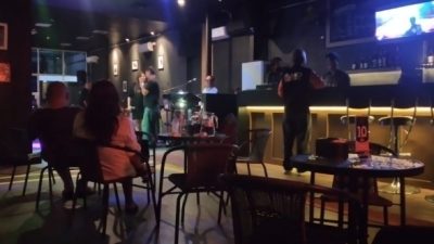 KAJ Tempat Nongkrong Full Musik dengan Lantunan Musik DJ Hadir di Semarang