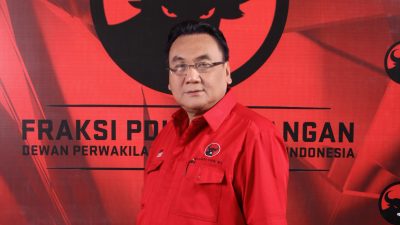 Anggota Fraksi PDI Perjuangan Bagikan Sembako Bergambar Puan, Ini Kata Bambang Pacul