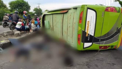 Bis Pengangkut Buruh Pabrik Terguling 3 Meninggal Dunia