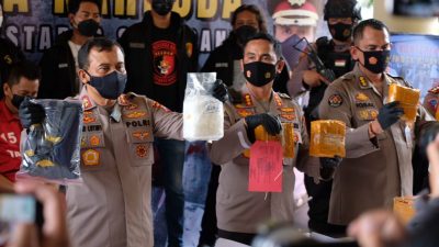 Polrestabes Semarang Gagalkan Penyelundupan 8,4 kg Sabu