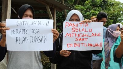 Warga Gruduk Kantor Desa Protes Parades Blora yang Diduga Tak Transparan