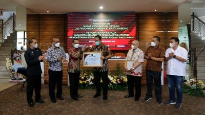 Ahli Waris Terima Sertifikat HAKI Karya Ki Nartosabdo
