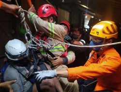 Jatuh ke Sumur, Sugiono Berhasil Dievakuasi dengan Selamat Tim Basarnas