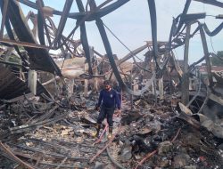 229 Kios Pasar Brambang Karangawen Ludes Terbakar