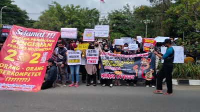 Penjaringan Perades Diduga Penuh Kecurangan, Ribuan Peserta Gruduk Kantor Bupati
