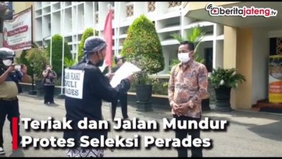 Jalan Mundur Protes Perades
