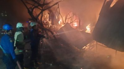 Relokasi Pasar Johar di Komplek MAJT Semarang Terbakar