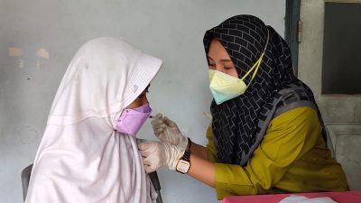 Siswa Sekolah Dasar di Blora Antusias Ikuti Vaksinasi