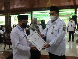 Ratusan Kepala Sekolah Baru Menerima SK dari BKD