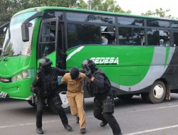 Aksi Heroik Prajurit Yonif Raider 400/BR Bebaskan Sandera Saat Latihan Pertempuran Kota