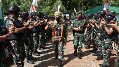 Pangdam IV/Diponegoro Kunjungi Pos Satgas Pamtas RI-PNG Yonif 410/Alugoro