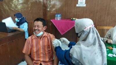 Bantu Percepatan Vaksinasi, Perhutani Gandeng PT Kimia Farma Gelar Vaksinasi Booster 