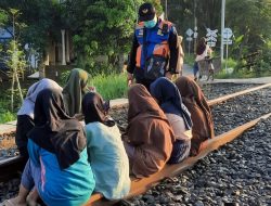 KAI Larang Masyarakat Beraktivitas di Jalur Kereta Api