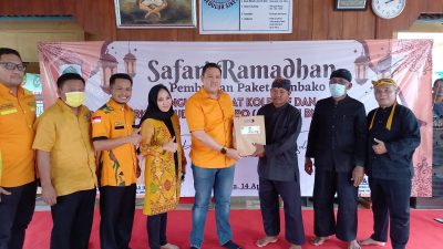Ketum Kosgoro Dave Laksono Bagikan Ribuan Paket Sembako di Blora