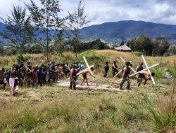 Satgas Yonif R 408/Suhbrastha Rayakan Paskah Bersama dan Berbagi Kasih Dengan Masyarakat Papua