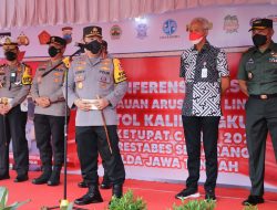 Kapolri dan Ganjar Cek Pos Terpadu Mudik di GT Kalikangkung