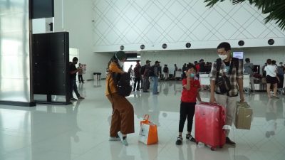 Bandara Ahmad Yani Bakal Hadirkan Kendaraan Taksi Berteknologi Listrik