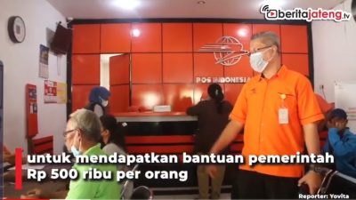 [Video] Ratusan Warga Antre BLT Minyak Goreng