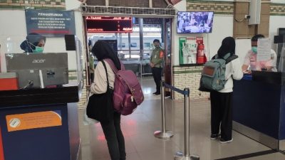 Pelanggan Kereta Api Jarak Jauh Sudah Vaksin Kedua Tak Perlu Screening Covid-19
