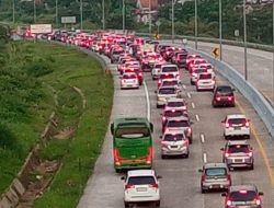 One Way Tol Cikampek – Kalikangkung Ditutup, Arus Mudik Normal Saat GT Kalikangkung Arah Jakarta Dibuka