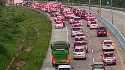 One Way Tol Cikampek – Kalikangkung Ditutup, Arus Mudik Normal Saat GT Kalikangkung Arah Jakarta Dibuka
