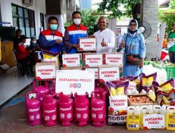 Pertamina Serahkan Bantuan untuk Posko Banjir Rob Tanjung Mas Semarang