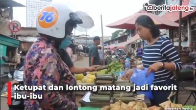 [Video] Berburu Ketupat dan Lontong Matang Sajian Lebaran