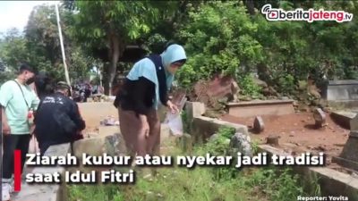 [Video] Tradisi Ziarah Kubur saat Idul Fitri