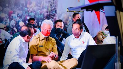 Ganjar dan Jokowi Syukuran Bareng Ribuan Petani Perhutanan Sosial