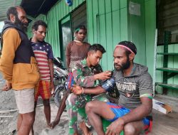 Satgas Kodim Yonif Raider 408/SBH Beri Layanan Kesehatan Masyarakat di Papua