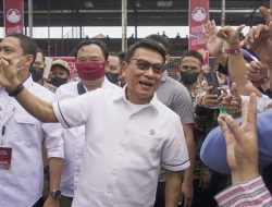 Ojo Kesusu, Moeldoko Ajak Relawan Jokowi Fokus Selesaikan Persoalan Bangsa