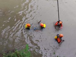 Pencarian Nenek Mariyem yang Hanyut Di Sungai Mungkung Terkendala Cuaca