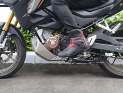Soal Penggunaan Sandal Saat Berkendara, Ini Fungsi dan Alasan Pelindung Kaki Sangat Dibutuhkan