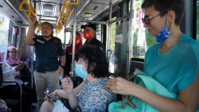 Delegasi Kota Sofia Bulgaria Keliling Kota Naik Transportasi Umum Trans Semarang