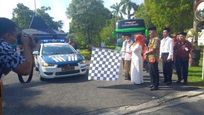 Isak Tangis Mewarnai Keberangkatan Calon Jamaah Haji Kabupaten Blora