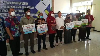 Pemkab Demak Cairkan Bantuan Relokasi Rumah Warga Terdampak Rob