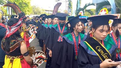 Wisuda PEM Akamigas Cepu Diiringi Budaya Lokal Barongan