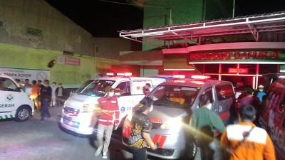 Puluhan Mobil Ambulan Lalu-Lalang Evakuasi Pasien RS Pelita Anugerah Demak