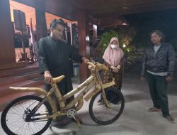 Sepeda Bambu Unik Karya Warga Blora