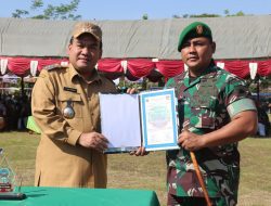 TNI Bantu Petani Desa Sempu Atasi Hama Tanaman Cabai Lewat TMMD