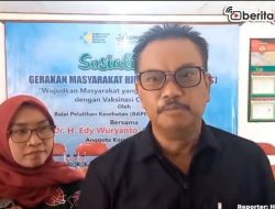 [Video] Anggota DPR Ini Terjun Langsung Suntikkan Vaksin