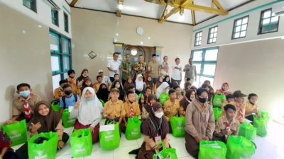 Baznas Beri Bantuan 50 Seragam SMP Kota Semarang